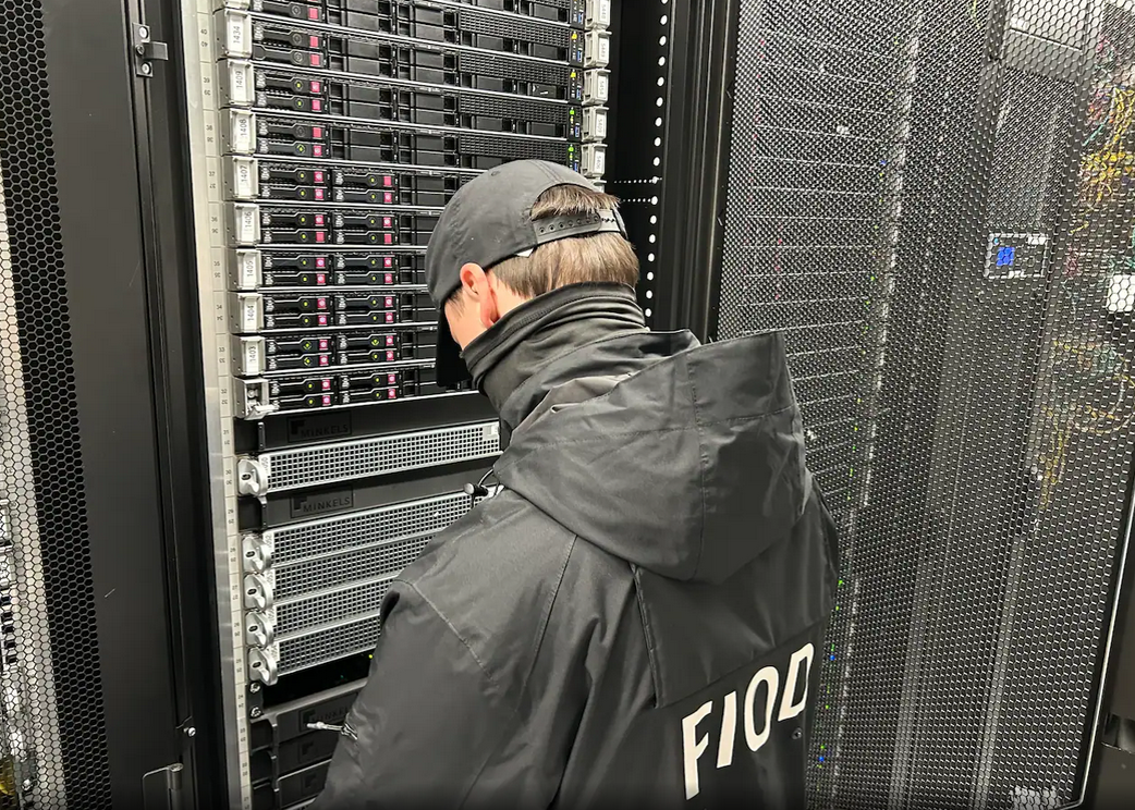 荷兰查封800台俄网络攻击服务器